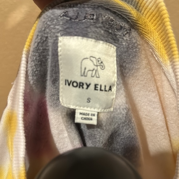 Ivory Ella small sweatshirt, half shirt tye dye - Picture 5 of 9